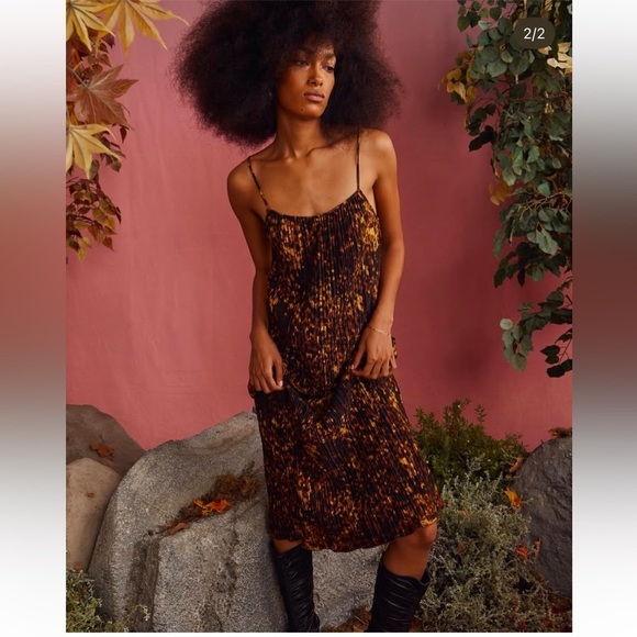 NWT Rails Ami Plisse Slip Dress Tortoiseshell size Small - Picture 2 of 14